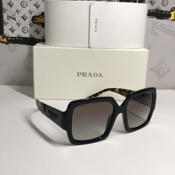 New Authentic Prada Black Square Sunglasses SPR 21x 1AB-0A7 - Picture 3 of 14